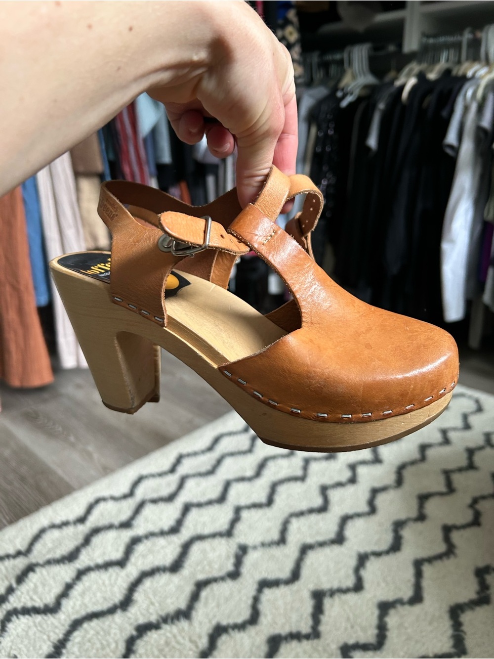 Swedish Hasbeens Tan Leather Closed-Toe Slingback Clogs - Picture 6 of 7